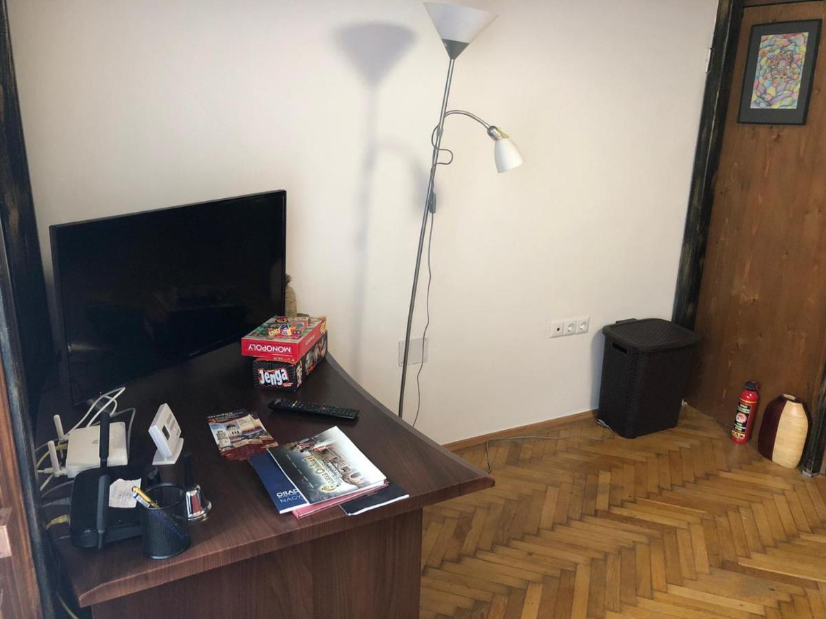 Dalina'S Art Corner Apartment Oradea Bagian luar foto